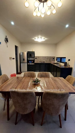 Beautiful villa for holiday rental, located in Pereybère
