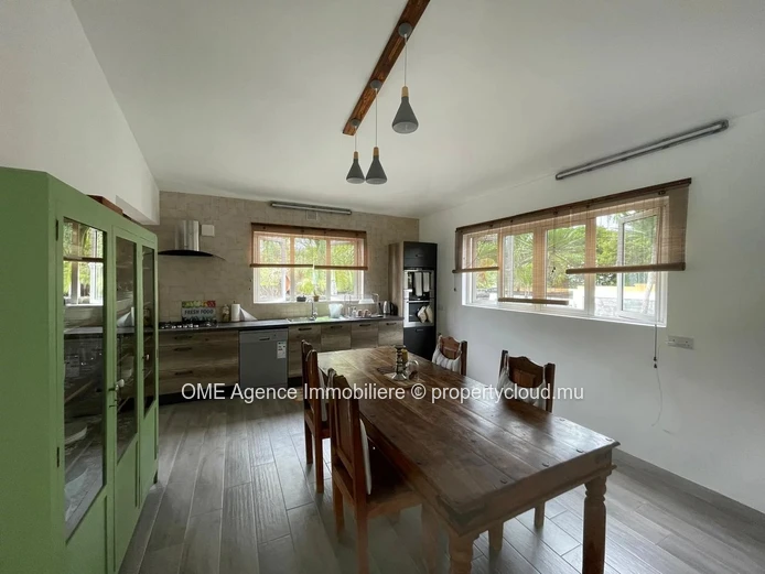 Furnished Villa with Mountain Views, Pool and Independent Studio