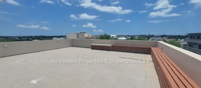 À vendre – Penthouse lumineux avec vue panoramique à Grand Baie !