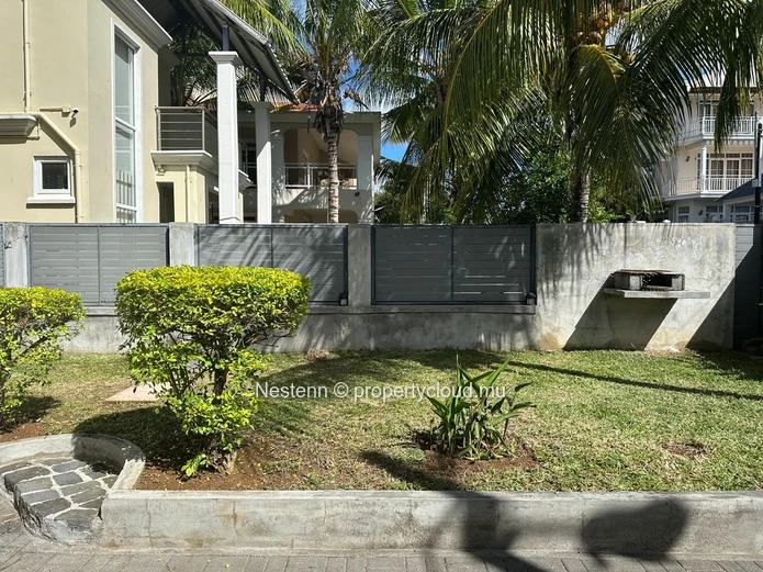 Cozy 2-Bedroom Townhouse For Rent 