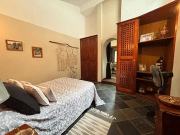 5 Bedroom Villa