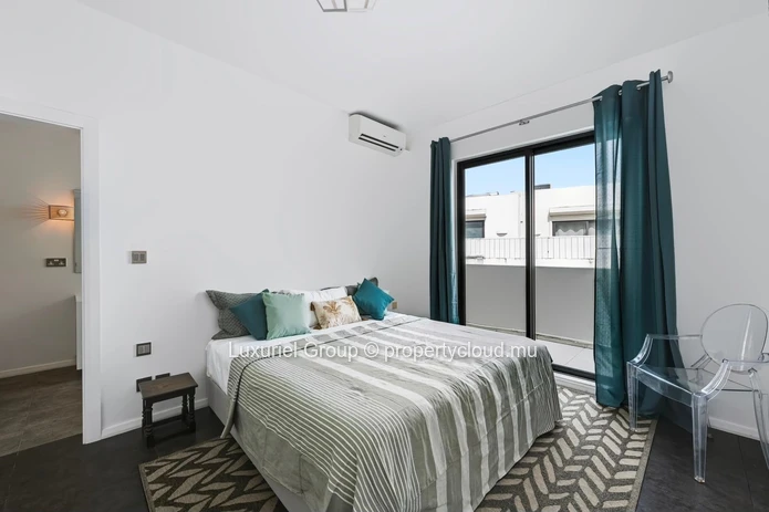 Pereybere – Exceptional Beachfront Penthouse
