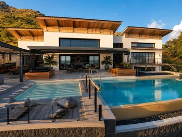 5 Bedroom Villa