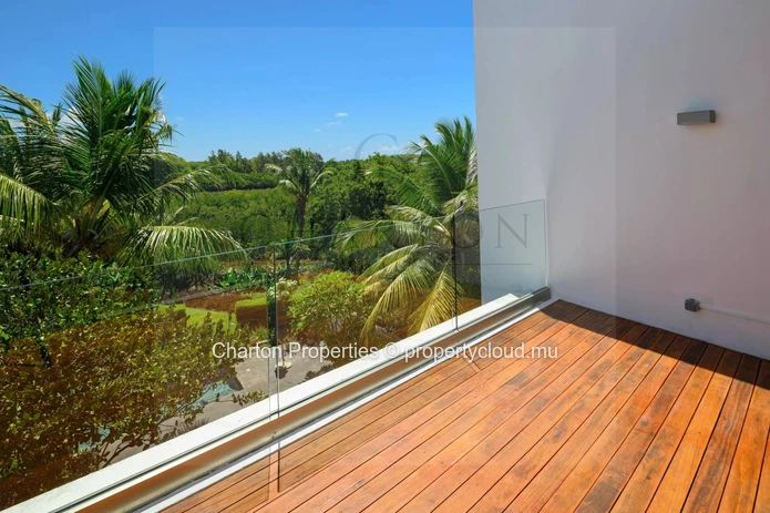 4-bedroom apartment between light, privacy and sunsets