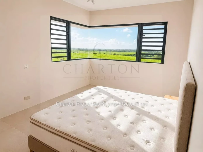 Villa contemporaine neuve avec piscine et vue panoramique exceptionnelle à Belle Vue Harel