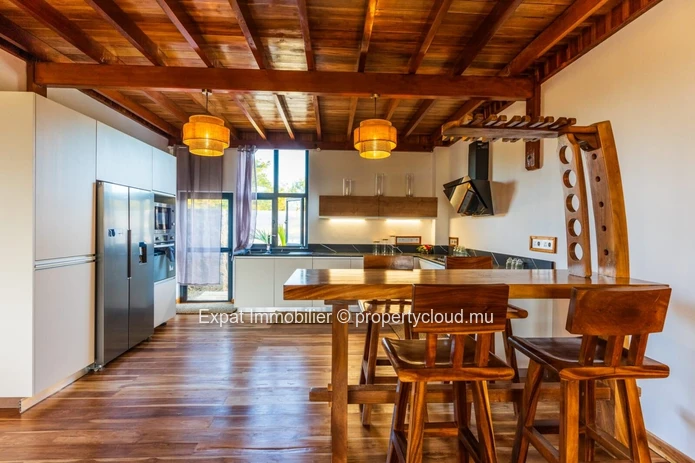 Tropical Villa With 4 Suites, Panoramic Rooftop Terrace And Swimming Pool – Grand Baie