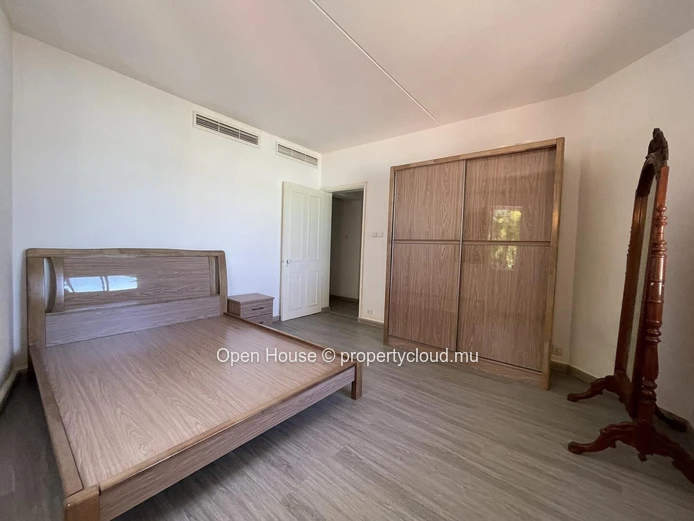 Waterfront apartment for sale in Grand Baie, 147m², 2 bedrooms