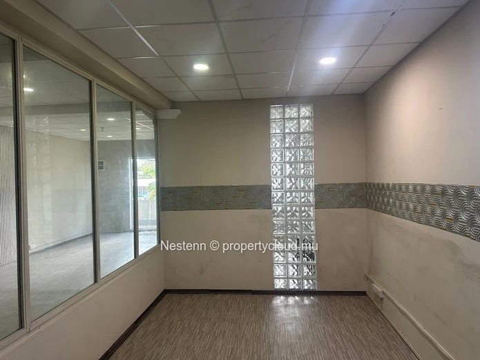 Commercial space on the coastal road 