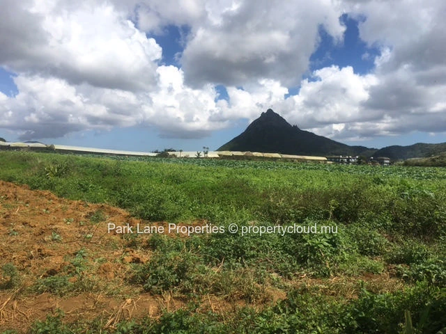 Excellent Investment Opportunity in Saint Pierre – 6 acres gricultural land