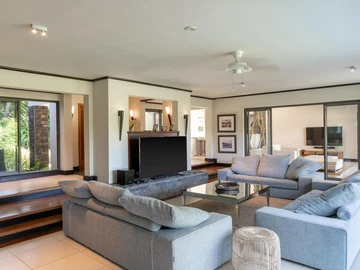 6 Bedroom Villa
