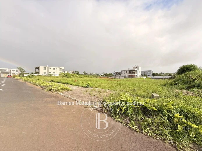 HIGHLANDS - Beau terrain à vendre - 627 m² (165 toises)