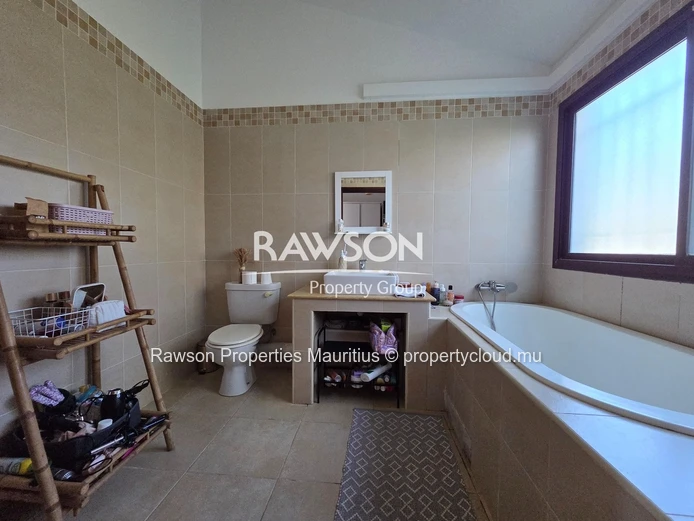 4 Bedroom Villa | Private Pool | Tree-Lined Garden | Pereybere