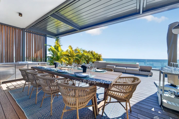 Penthouse d’exception avec vue mer à vendre | Pointe aux Canonniers, Île Maurice