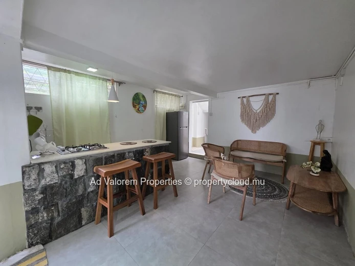 Charmant studio d’une chambre à louer – Beau Bassin