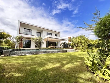 4 Bedroom Villa