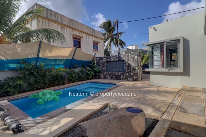Magnifique villa de plain-pied fraîchement livrée avec piscine privée, dans un quartier résidentiel et paisible