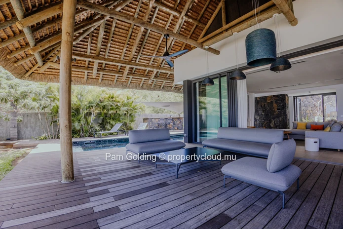 Villa de luxe en bord de mer avec piscine privée à Les Salines Rivière Noire, 3 chambres en suite