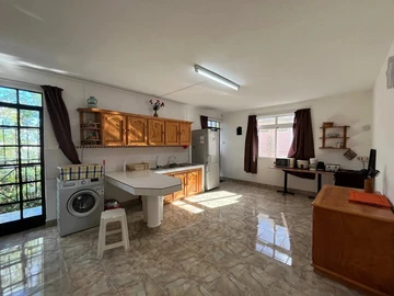 7 Bedroom Apartment