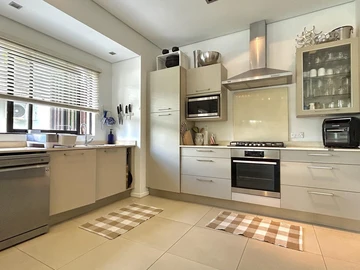 4 Bedroom Villa
