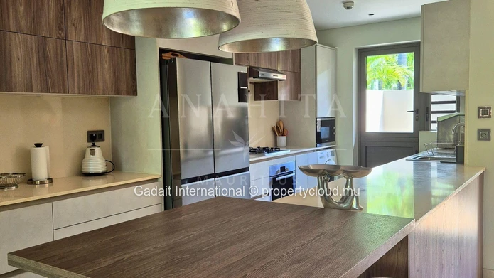 3-bedroom townhouse for sale in Anahita, with golf views, private pool, and smart home technology