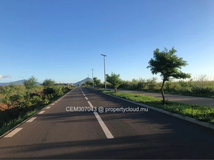 Terrain Résidentiel à Vendre – Oceanside, Flic en Flac | 8,92 Perches 