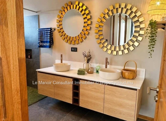 Villa moderne de 4 chambres en suite avec piscine privée- Morcellement sécurisé.