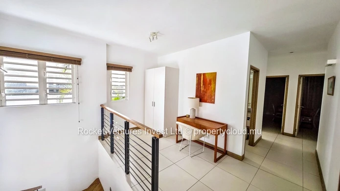 Stunning beachfront 4-Bedroom Villa for Rent in Pointe aux Canonniers