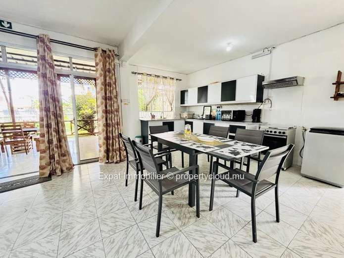 House With Large Veranda, Garden And Beach Walking Distance – Pereybere