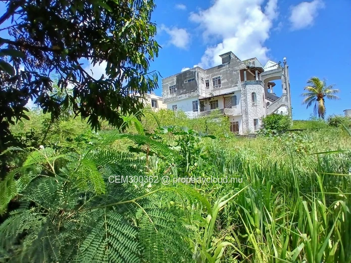 12.5 perches Residential Land for Sale in Péreybère