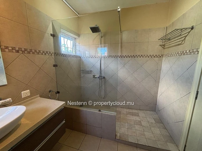 Charmante villa duplex traditionnelle avec 4 chambres