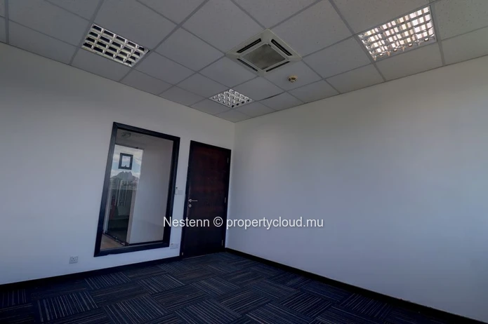 Modern Office Space for Rent – 302.20 m²