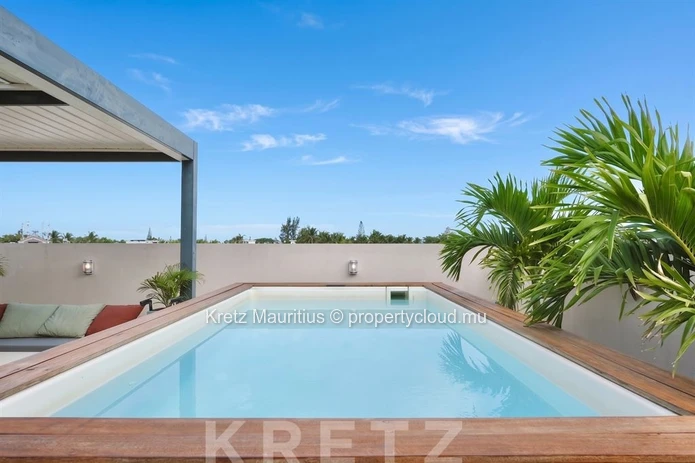 Exceptional Penthouse with Private Rooftop Pool in Pereybère (Sole Mandate)