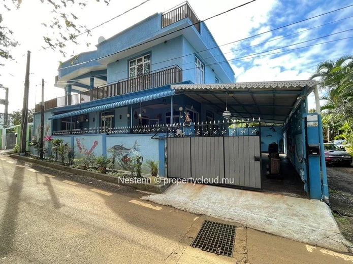 Charmante maison de 253,25 m2 proche de la plage 