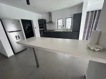 4 Bedroom Villa