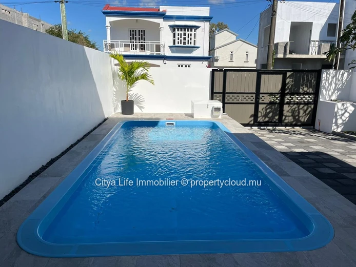 Stunning Duplex for Rent in Grand Baie – 3 Bedrooms, Private Pool