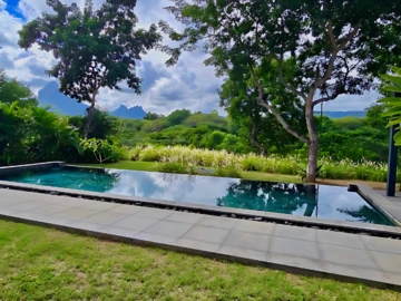 5 Bedroom Villa