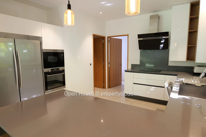 Luxury 3-Bedroom PDS Villa with Private Pool in Tamarin