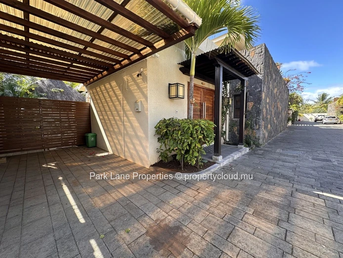 Villa harmonieuse située dans le quartier le plus prestigieux de Péreybère!