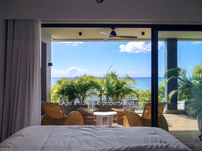 Ocean-View Penthouse with Private Pool in Pointe aux Canonniers