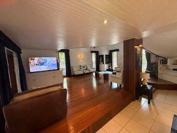 7 Bedroom House