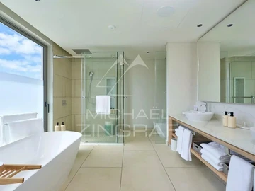 6 Bedroom Villa
