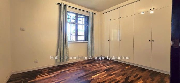 Bel appartement non meublé de 132 m² idéalement situé au rez-de-chaussée d'une résidence à Montagne Ory, Moka