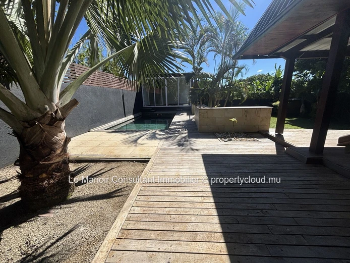 Villa meublée 4 chambres avec piscine à louer à Floréal