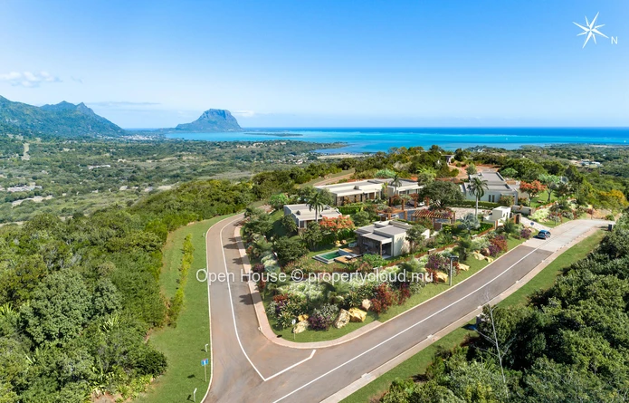 New high standing PDS villa for sale, 4 bedrooms, pool, sea view, furnished, air-conditioned.