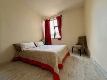 8 Bedroom House