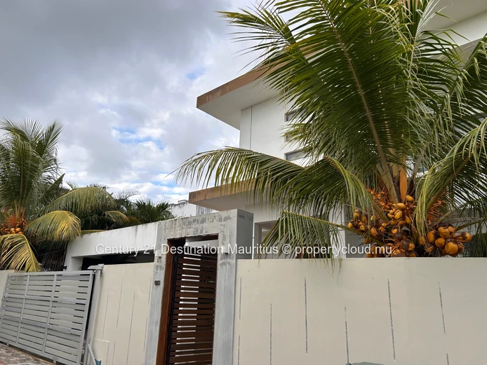 Villa familiale luxueuse en duplex -4 chambres en suite 