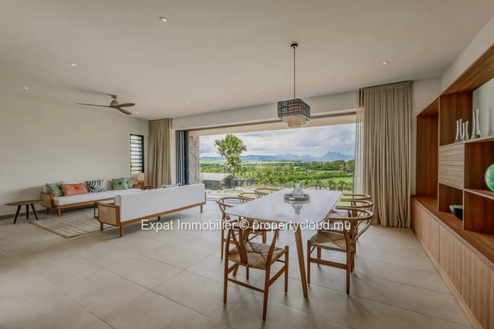 Prestigious 4-Bedroom Apartment With Panoramic Mountain Views – Bellevue Living