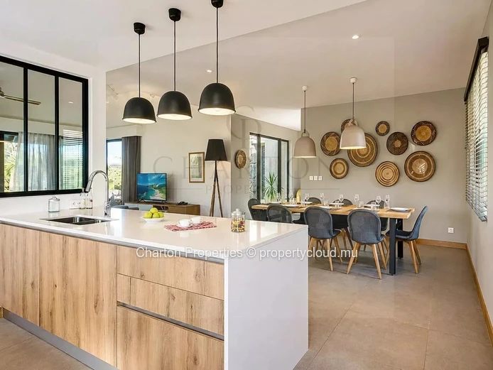 Elegant 3-bedroom apartment with en-suite bathrooms, a terrace, and exclusive amenities in Grand Gaube