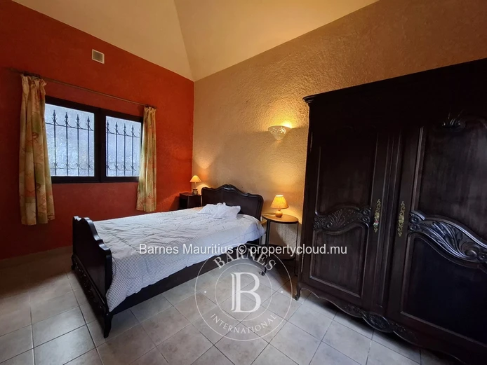 FLOREAL - Maison spacieuse et polyvalente - 440m²