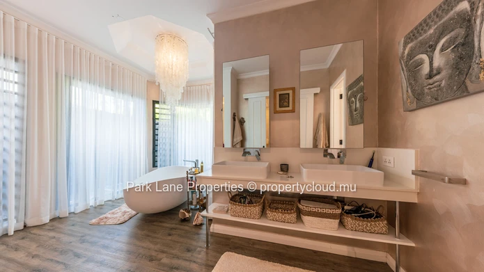 Single-storey luxury villa within the Tamarina Golf Estate, Tamarin